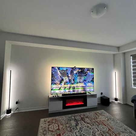 Brand New 4 Bedroom Villa By Hamilton Airport! المظهر الخارجي الصورة